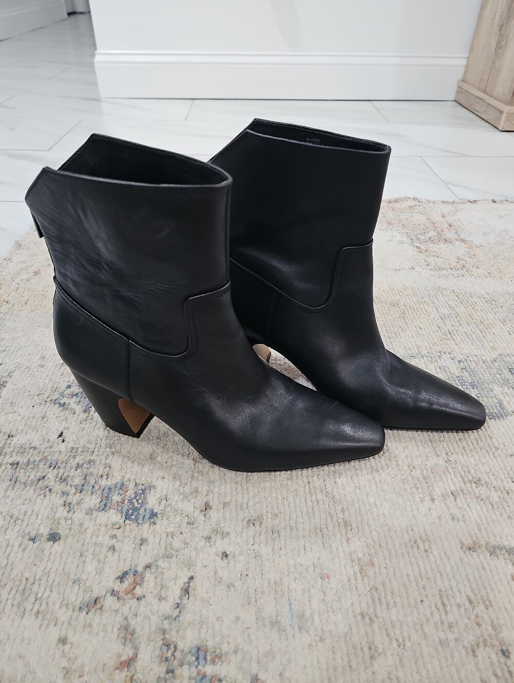 Vince Camuto Womens Black Leather Ankle Bock Heel Boots Size 12